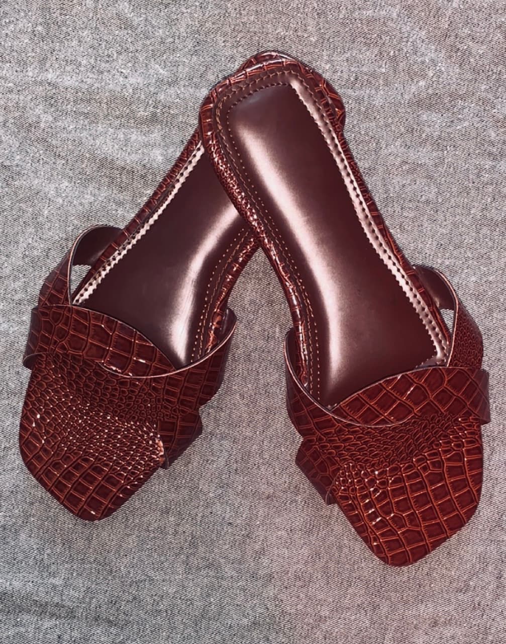 Crisscross mules